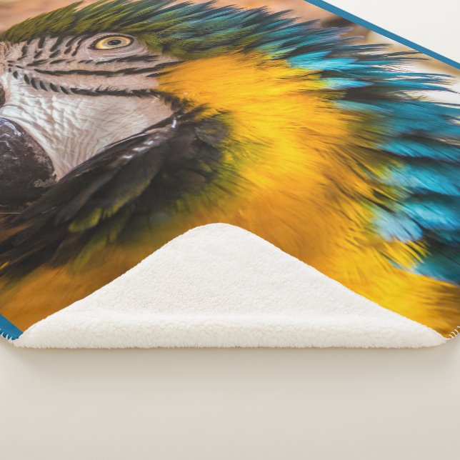 Cobertor Sherpa Retrato de arara azul e amarela (3/4)