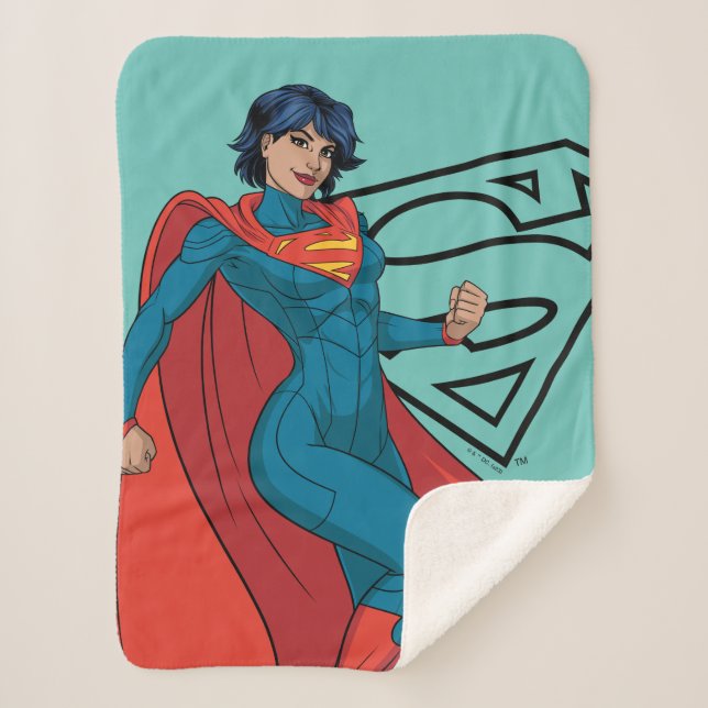 Cobertor Sherpa Supergirl Hovering in Blue Suit (Frente)