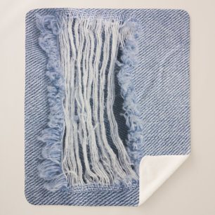 Cobertor Sherpa Textura de Jeans rasgados azuis claros