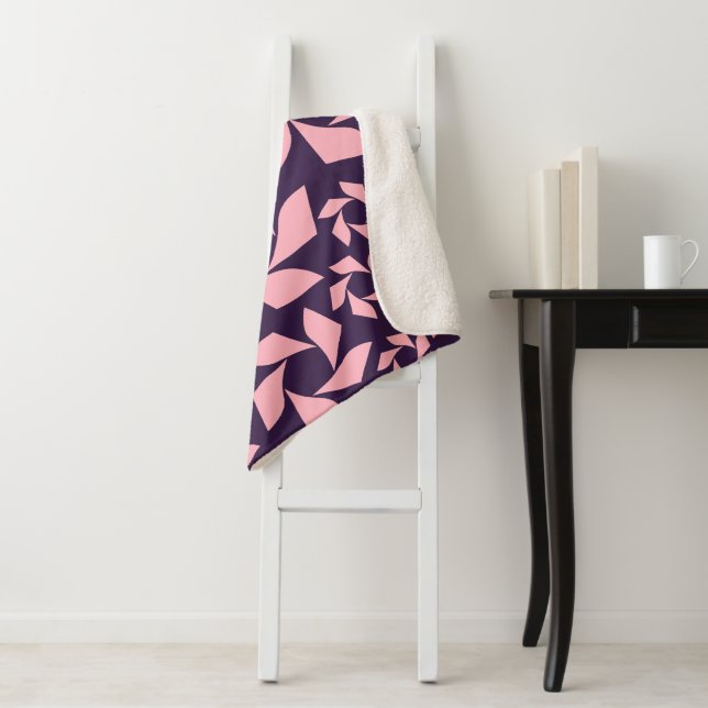 Cobertor Sherpa Violet & Strawberry Cream Blanket (In Situ)