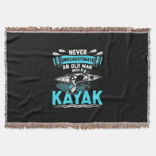 Cobertor Um Velho Com Um Kayak