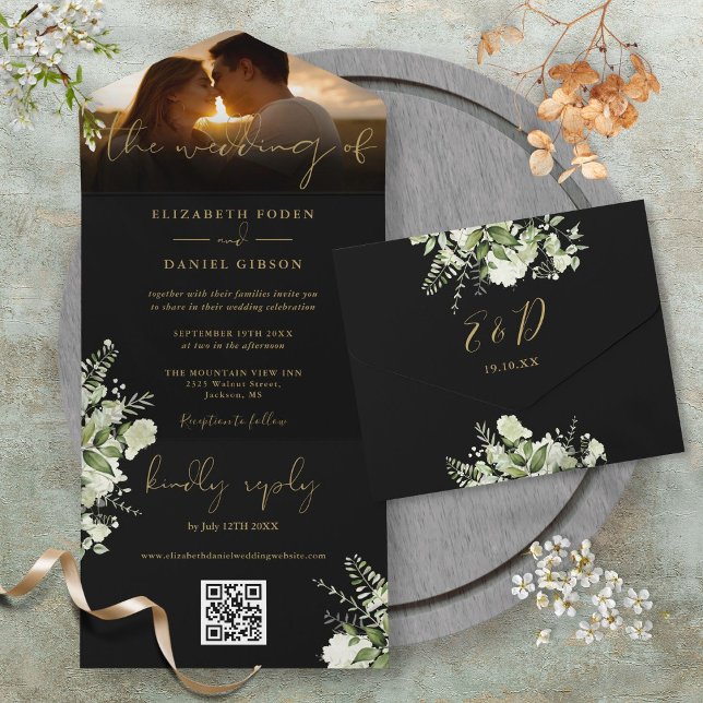 Código QR de Fotos de Casamento com Flora e Folhag (Black Gold Floral Greenery QR Code Wedding Photo All In One Invitation)