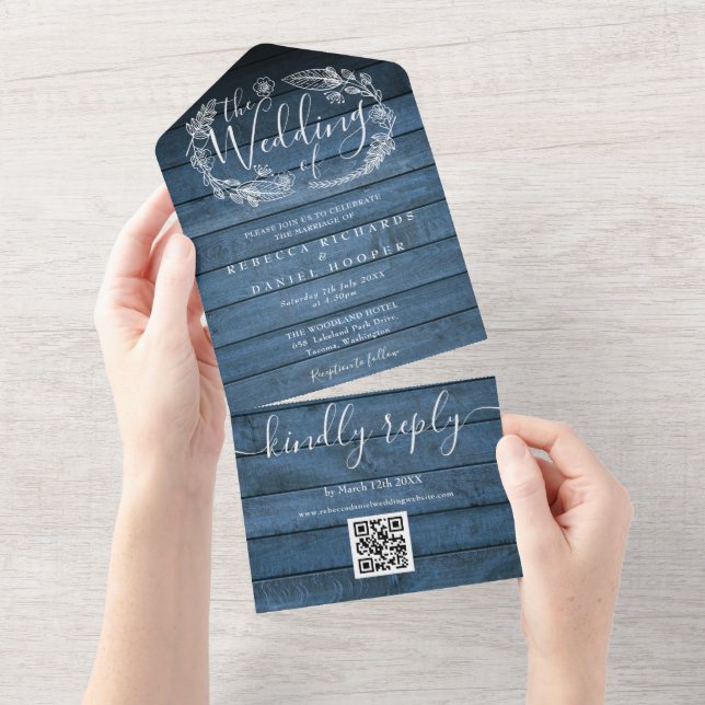 Código QR de madeira rústica azul Floral Casamento (Tearaway)