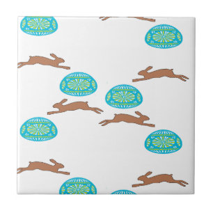 coelho da Páscoa e ovos em branco