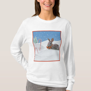 Coelho de coelho do Natal na camisa da neve