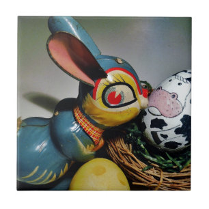 Coelho dos Brinquedos e ovo de vaca