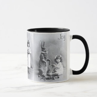 Coelho dos doces da menina da caneca da alegria da