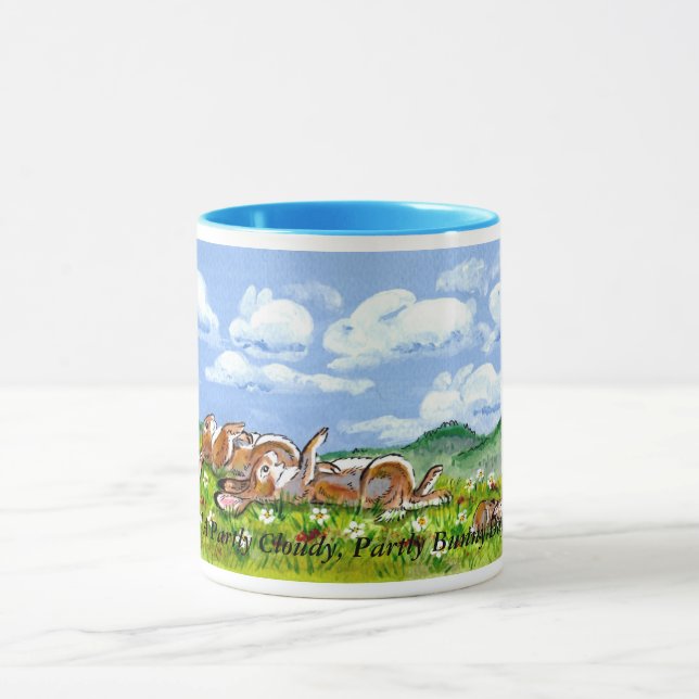 Coelhos de coelho deliciosos que olham a caneca (Centro)
