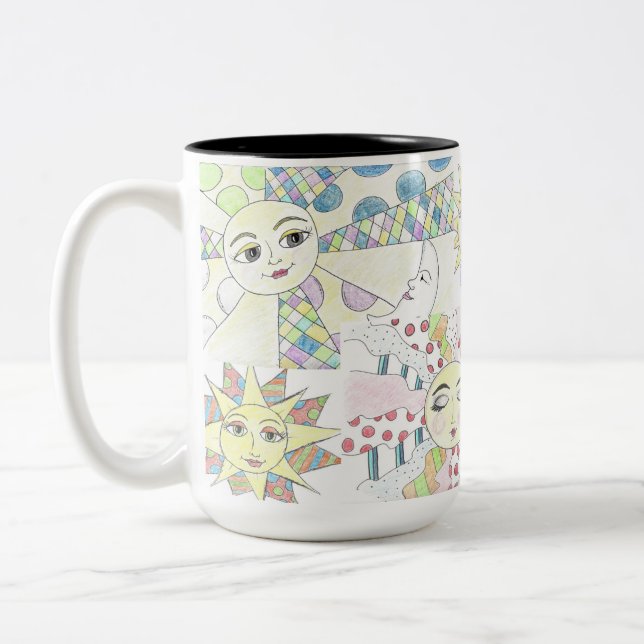 Colagem do Sol Whimsical Uma caneca de café com do (Esquerda)