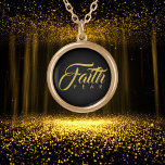Colar Banhado A Ouro Fé sobre o medo Dourado e negro<br><div class="desc">Design de texto visual de reprodução de palavras com a primeira linha em uma fonte forte e bonita impressa em negrito acima da segunda linha de letras pequenas em grande escala. Mantenha o ditado inspirador "Fé sobre o Medo" para um presente de encorajamento, ou use o modelo de texto para...</div>