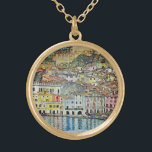 Colar Banhado A Ouro Malcesine no lago Garda por Gustav Klimt<br><div class="desc">Malcesine no lago Garda (1913), por Gustav Klimt, é uma pintura simbolista vitoriana da Era Art Nouveau de arte. Uma bela vista da cidade italiana de Malcesine, com edifícios e casas à beira do porto. As casas e barcos lançam um reflexo na água calma. Vocês podem ver as paredes do...</div>