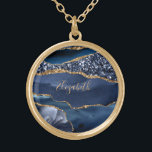 Colar Banhado A Ouro Monograma Blue Glitter Agate Bridesmaid Gift<br><div class="desc">Personalize esta placa prateada ou colar dourado com seu nome ou iniciais. Um presente de tendências e na moda para as mulheres na sua vida.</div>