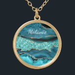 Colar Banhado A Ouro Pescoço Dourado de Mármore Azul-Teal com Nome Pers<br><div class="desc">Colares de Texto Personalizados Personalizados com Gito Personalizável Glitter Dourado Glitter Marble Aqua Turquoise Gift Agate - Adicione Seu Nome / Texto - Torne Seus Presentes Especiais De Colar! Redimensionar e mover ou remover / adicionar texto / elementos com a ferramenta Personalização! Escolha fonte / tamanho / cor! Design por...</div>