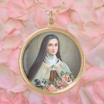 Colar Banhado A Ouro Ruas. Terese de Lisieux, a Pequena Flor (BJE 01)<br><div class="desc">Conhecida como "A Pequena Flor", a Rua Thérèse de Lisieux (1873-1897), que foi canonizada em 1925, é um dos mais amados santos da Igreja Católica. Thérèse, a mais nova das crianças de Martin, foi nascer de uma família francesa devota: tanto os pais Louis (1823-1894) como Zélie Martin (1831-1877) são venerados...</div>