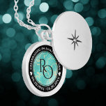 Colar Banhado A Prata Aniversário de Casamento de Turquesa, 11, Elegante<br><div class="desc">Celebrar o aniversário de casamento da 11 ou 44 com este medalhão comemorativo! As letras esbeltas a preto e branco sobre um mármore amarelo e fundo azul esverdeado acrescentam um toque memorável para esta ocasião especial e para um marco (extraordinário). Personalize com as iniciais do casal, uma mensagem especial e...</div>