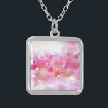 Colar Banhado A Prata Árvore de Cereja Japonesa com Florestas Rosa Paste<br><div class="desc">Imagem floral fresca da primavera. A cerejeira japonesa rico floresce em belas e delicadas pintas e brancos gentis. Algumas brilhantes espirais cor-de-rosa e amarelo luminoso e luzes cintilantes rodeiam estas flores dando-lhe um efeito mágico de sonho, como algo de um universo de fadas. O texto manuscrito desbotado em francês lhe...</div>