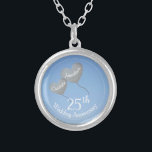 Colar Banhado A Prata Balões de coração do aniversário de casamento da 2<br><div class="desc">Um colar de balões cardíacos de 25 Silver Casado de Aniversário personalizado. Um belo presente para um marido dar a sua esposa depois de vinte e cinco anos de casamento. Os nomes em cada balão podem ser personalizados e a data de aniversário também pode ser alterada se desejado. As placas...</div>