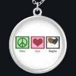 Colar Banhado A Prata Beagles de Amor pela Paz<br><div class="desc">Um sinal de paz,  coração,  e um belo beagle. Eu adoro este bonito presente de cachorro para donos de beagle.</div>