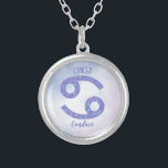 Colar Banhado A Prata Bonito Sinal de Astrologia do Cancer Roxo Personal<br><div class="desc">Este bonito,  personalizado colar roxo e Cancer apresenta seu sinal astrológico do Zodiac em um belo brilho como as constelações. Personalize este presente fofo com o seu nome em lindos programas cursivos para alguém que faz aniversário no final de junho ou no início de julho.</div>