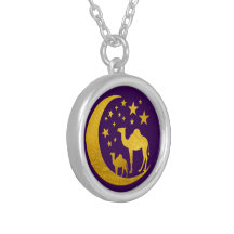 Camelo ouro em roxo