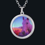 Colar Banhado A Prata Cavalo Marrom e Coração Vermelho<br><div class="desc">Cavalo Marrom e Foto do Coração Vermelho por Sandy Closs. casamentos,  coração,  corações,  cavalos,  pôneis,  pônei,  amor,  namorados,  dia de os namorados, </div>