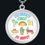 Colar Banhado A Prata Celebrar Cinco de Mayo Fiesta Taco Piñata Cactus<br><div class="desc">Design apresenta uma ilustração original celebrando o feriado mexicano de Cinco de Mayo! As ilustrações incluem maracas, taco, coquetel margarita, chapéu sombrio, cacto verde e piñata-burro. Perfeito para festejar na 5 de maio! A coordenação dos designs Cinco de Mayo também está disponível em outros produtos. Não vê o que está...</div>