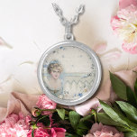 Colar Banhado A Prata Chique Vintage - Mulher Vitoriana com Flores<br><div class="desc">Chique Vintage Senhora Vitoriana com Flores e Fitas Colar</div>