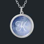Colar Banhado A Prata Cor Azul e Branca Monogramas<br><div class="desc">Colar de Prata de Cor Azul e Branca,  Monograma</div>