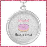 Colar Banhado A Prata Cute Tem Rosquinha<br><div class="desc">Cute Tem um design de doação com uma imagem de rosquinha de fosco.</div>