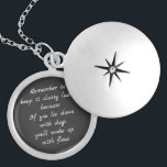 Colar Banhado A Prata Deite-se com cães, acordar com pulgas<br><div class="desc">Deite-se com cães,  acordar com pulgas,  aspas sarcásticas de humor leve por diversão!</div>