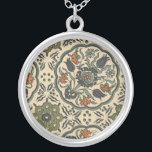Colar Banhado A Prata Design Azulejo Floral Persa Decorativo<br><div class="desc">Um design floral decorativo,  este azulejo persa apresenta várias flores diferentes dançando juntas em uma maravilhosa medalha de cor. Conhece alguém que ama flores ou designs de outros países? Este seria o presente perfeito para eles!</div>