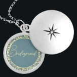 Colar Banhado A Prata Elegante Blue e Cream Leaf Bridesmaid<br><div class="desc">Este belo armário é um acessório especial projetado para a Bridesmaid. O medidor apresenta um esquema clássico de cor azul e creme com um dentro de padrão de folha de cor creme, acrescentando um toque de elegância e beleza natural. O dentro de mensagem oculta é um toque especial que tornará...</div>