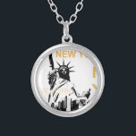 Colar Banhado A Prata Estátua da Liberdade de Nova Iorque<br><div class="desc">Estátua da Liberdade em Nova Iorque e Manhattan</div>