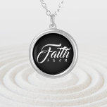 Colar Banhado A Prata Fé Sobre o Medo Preto<br><div class="desc">Design de texto visual de reprodução de palavras com a primeira linha em uma fonte forte e bonita impressa em negrito acima da segunda linha de letras pequenas em grande escala. Mantenha o ditado inspirador "Fé sobre o Medo" para um presente de encorajamento, ou use o modelo de texto para...</div>