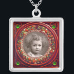 Colar Banhado A Prata FLORENCE RENAISSANCE FRUTA FOTO MODELO Emerald<br><div class="desc">Elegante,  clássico,  vibrante Renaissance fine art,  obra-prima de Bottega della Robbia ( Florence - Itália ) em cores vermelho vivo,  verde,  roxo,  castanho.</div>