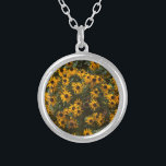 Colar Banhado A Prata Flores de Susan de olhos negros, Floral, Fotografi<br><div class="desc">Um colar prateado com uma foto da Susan de olhos negros que tirei durante as férias nas praias de Delaware.</div>