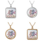 Colar Banhado A Prata Flores Rosa, A Melhor Mãe, Dia de as mães Feliz<br><div class="desc">Dê a mamãe uma joia que se destaca. Nossos colares elegantes para o Dia de as mães apresentam um design floral com flores cor-de-rosa e a mensagem mais emocionada "Melhor Mãe Nunca". Estes acessórios modernos são a forma perfeita de mostrar o seu amor neste dia especial.</div>