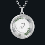 Colar Banhado A Prata Folhas brancas de rendas e Rosa monograma<br><div class="desc">Design apresenta um monograma em texto elegante prateado exibido no centro contra um suporte branco. O plano de fundo apresenta a imagem de um local branco. As folhas verdes de rosa são delicadamente posicionadas nas bordas.</div>