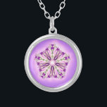 Colar Banhado A Prata *~* Forte Healer Brilhando com a estrela magenta M<br><div class="desc">* Este doce colar prateado redondo com uma delicada mandala brilhante desenhada à mão no centro, sentado sobre um fundo forte de cor magenta e rosada, pode captar a atenção do próprio mais alto:) A mandala estrela é muito complexa e cativante, o que pode inspirar meditação.* Além de belo, este...</div>