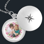 Colar Banhado A Prata Foto bonito de Primavera Floral Wreath<br><div class="desc">Bonito flores modernas de primavera ao redor de uma de suas fotos favoritas.</div>