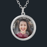 Colar Banhado A Prata Foto moderna Memorial Keepsakes na Memória Amante<br><div class="desc">Fotografia moderna Memorial Keepsakes em Adorável Colar de Memória Prateada</div>