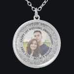 Colar Banhado A Prata Foto personalizada de casamento<br><div class="desc">Padrão moderno de brilho prateado com faíscas brancas e fotos personalizadas. 1rua de aniversário de casamento. O aniversário do ano pode ser alterado</div>