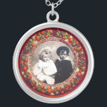Colar Banhado A Prata Frutas DE RENASCIMENTO DE FLORENTINA, MODELO DE FO<br><div class="desc">Elegante,  clássico,  vibrante Renascentista arte fina,  obra-prima de Bottega della Robbia ( Florence - Itália ) em vermelho vivo,  fuchsia,  verde,  roxo,  rosa,  cores violetas .</div>