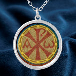 Colar Banhado A Prata Medalhão Chi Rho / Alpha Omega do SNV 36<br><div class="desc">Esse pequeno detalhe de um medalhão, tirado de uma imagem antiga da Rua Cecilia (SNV 36) q.v., é cheio do simbolismo cristão. O Chi Rho e o Alpha e o Omega são, além da cruz e do peixe, dois dos símbolos cristãos mais antigos. O Chi Rho, também conhecido como chrismon...</div>