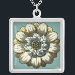 Colar Banhado A Prata Medalhão Floral ornamentado sobre fundo azul claro<br><div class="desc">Um fundo azul claro serve como sotaque a esta pintura de medalhão floral ornamentado pelo Vision Studio. Camadas de folhas multiplicam a beleza da flor,  dando-lhe uma qualidade muito semelhante à vida. Compre-o hoje e deixe-o florescer em sua casa!</div>