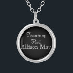 Colar Banhado A Prata Memorial Charm para Buquê de Casamento de Preto<br><div class="desc">Charms do Buquê Memorial do Casamento. Lembre-se daqueles que não podem estar com você no seu dia especial com um charme nobre. Uma adorável saciedade sentimental para a noiva a carregar no buquê. Este encanto tem um fundo negro com a frase "Para sempre no meu Coração" e um lugar abaixo...</div>