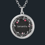 Colar Banhado A Prata Monograma Nome preto branco rosa vermelhos vermelh<br><div class="desc">Negra,  Branca,  Vermelha Cor-de-rosa,  Negra,  Com Vermelhos,  Personalizada Colar. presente de excelente para damas de honra ou para qualquer mulher.</div>
