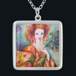 COLAR BANHADO A PRATA MULHER ROMÂNTICA COM PENA DE PAZ<br><div class="desc">Pintura de aquarela contemporânea original com folha de ouro e cores iridescentes em verde-claro,  laranja-amarelo,  cor-de-rosa,  cor branca.Elegante,  linda e sofisticada mulher-bruneta, vermelha, tecidos de ouro cintilante verde de um figurino barroco com penas pavão.</div>
