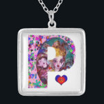 COLAR BANHADO A PRATA NAMORADOS VENETIANO MONOGRAMA P CARTA<br><div class="desc">P letra alfabética design inicial com coração. Branca vibrante e pintura artística com confete colorido..Amor mítico entre Harlequin e Columbine,  pintura acrílica inspirada em máscaras de pena veneziana e Commedia dell'arte - Veneza. Cor verde-rosa-púrpura brilhante.</div>