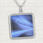 Colar Banhado A Prata Nome no Love Blue Lights Sterling<br><div class="desc">Vários tons de luzes azuis com 'amor' na escrita, decoram esse encanto de 0, 75" (o nome tem cerca de 0, 25" de largura) Sterling Silver plated quadrado para ele ou para ela. Alterar texto, nome usando o Modelo simples fornecido. A cadeia de 18" tem um fecho de palha de...</div>